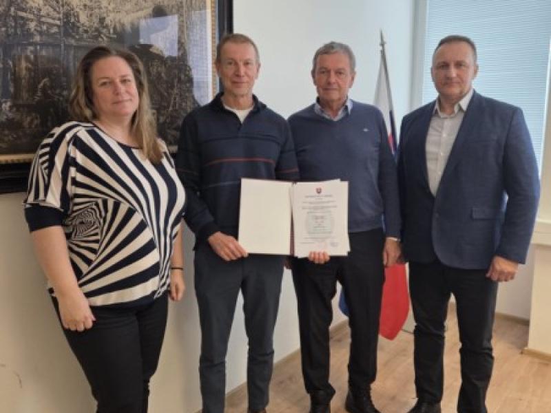 ODOVZDÁVANIE OSVEDČENÍ O ZHODE