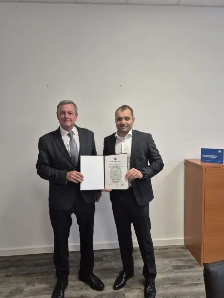 ODOVZDÁVANIE OSVEDČENÍ O ZHODE